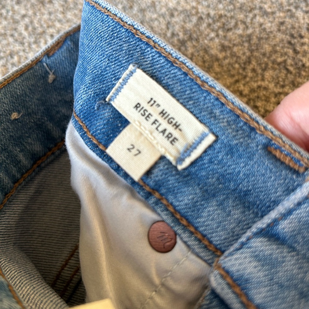 Madewell 11” high rise Flare Jeans - Picture 5 of 5